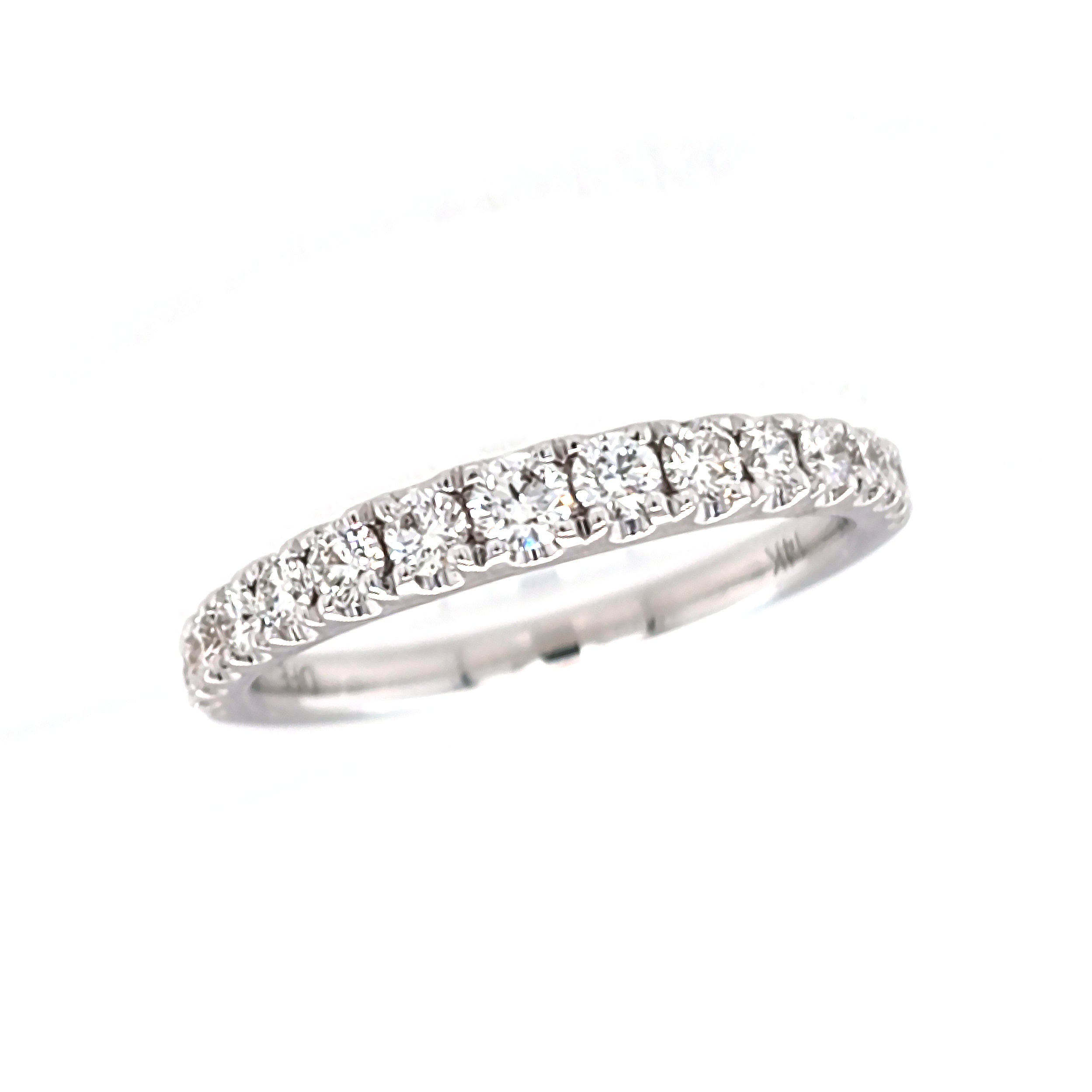 1/2ctw Graduated Diamond Band
