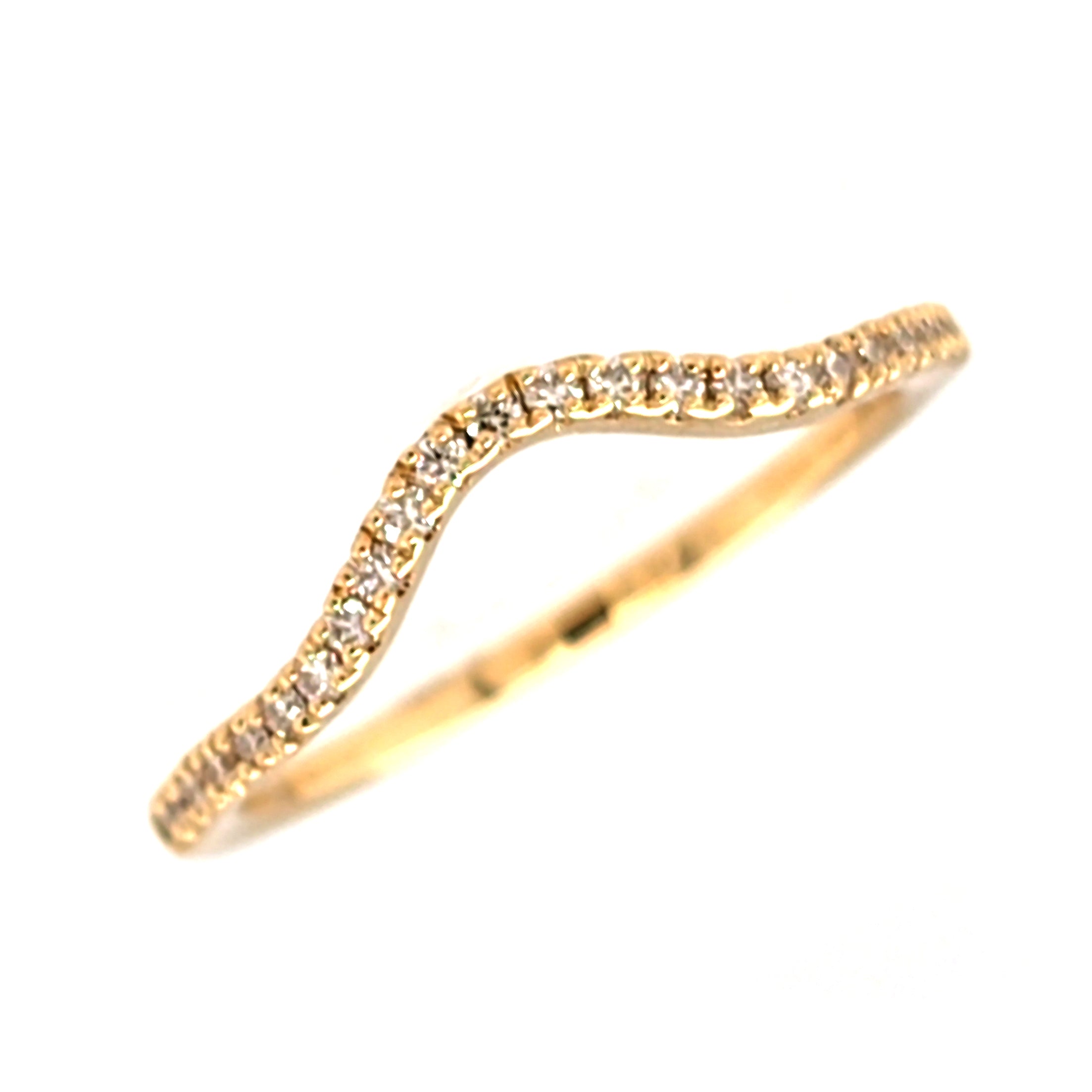 1/6ctw Curved Diamond Band