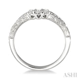 1/3 Ctw Arched Center Engraved Foliage Round Cut Diamond Wedding Band in 14K White Gold