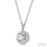 1/2 Ctw Round Cut Diamond Pendant With Chain in 14K White Gold