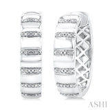 1/10 Ctw Ribbed Round Cut Diamond Pirouette Bold Fashion Hoop Earring in Sterling Silver