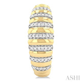 1/4 Ctw Ribbed Swirl Round Cut Diamond Fashion Half Hoop Earrings in 10K Yellow Gold